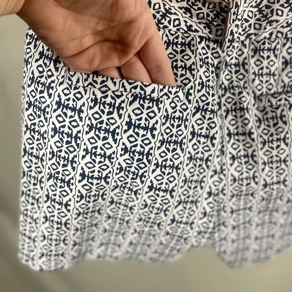 Banana Republic Shorts navy/white design size 4 - Picture 4 of 5